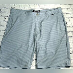 TRAVIS MATHEW mens size 38 lightweight stripped golf shorts